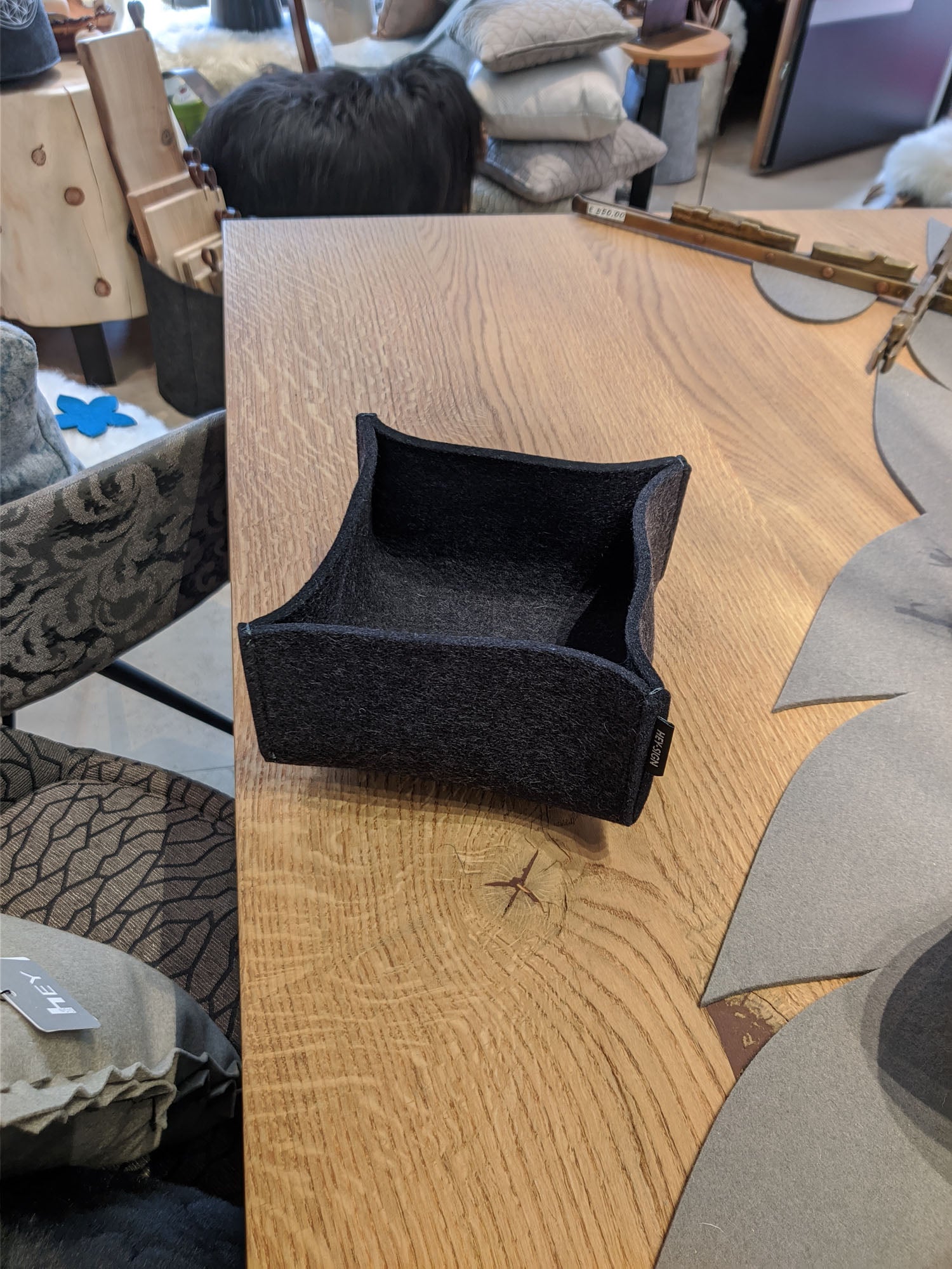 HEY-SIGN bread basket